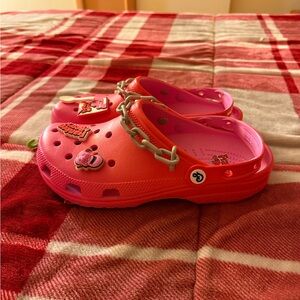 CROCS unisex Pink and Red FrankenBerry Clogs with Charms